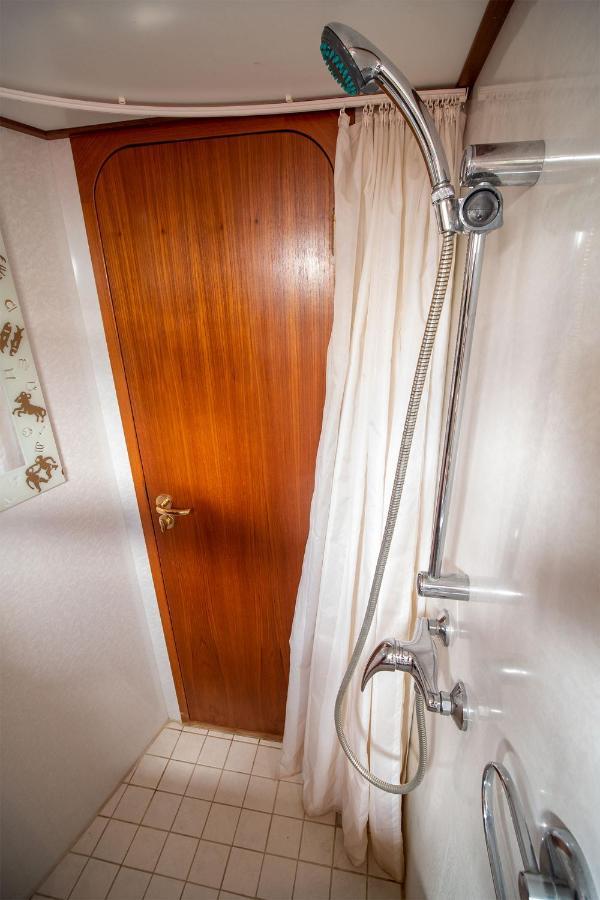 Hotel Vedette Hollandaise De 13 M Pour Sejour Insolite Nivillac Esterno foto